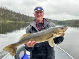 canada walleye fishing